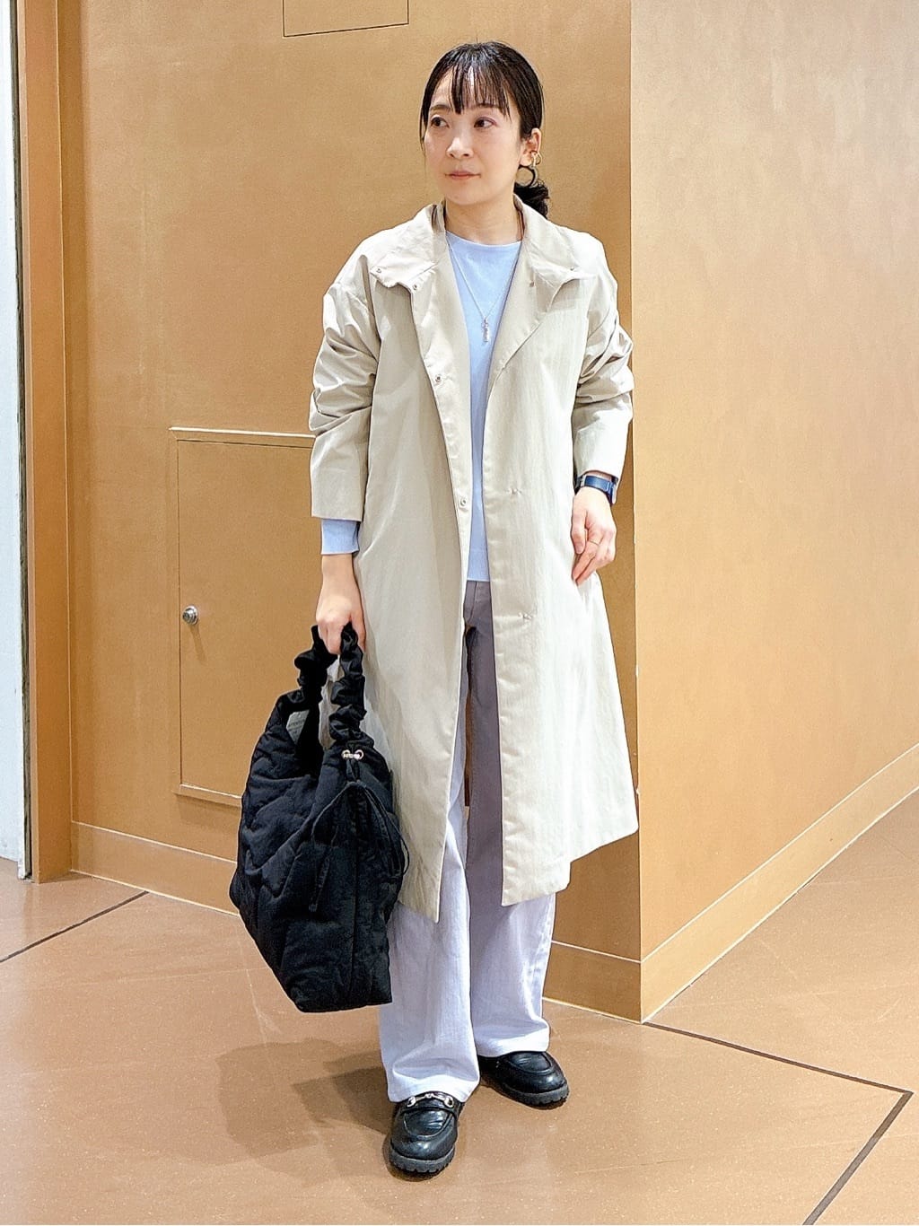 hattoriさんの「INDIVI｜【褒められデニム】ワイドストレート デニムパンツ」を使ったコーディネート