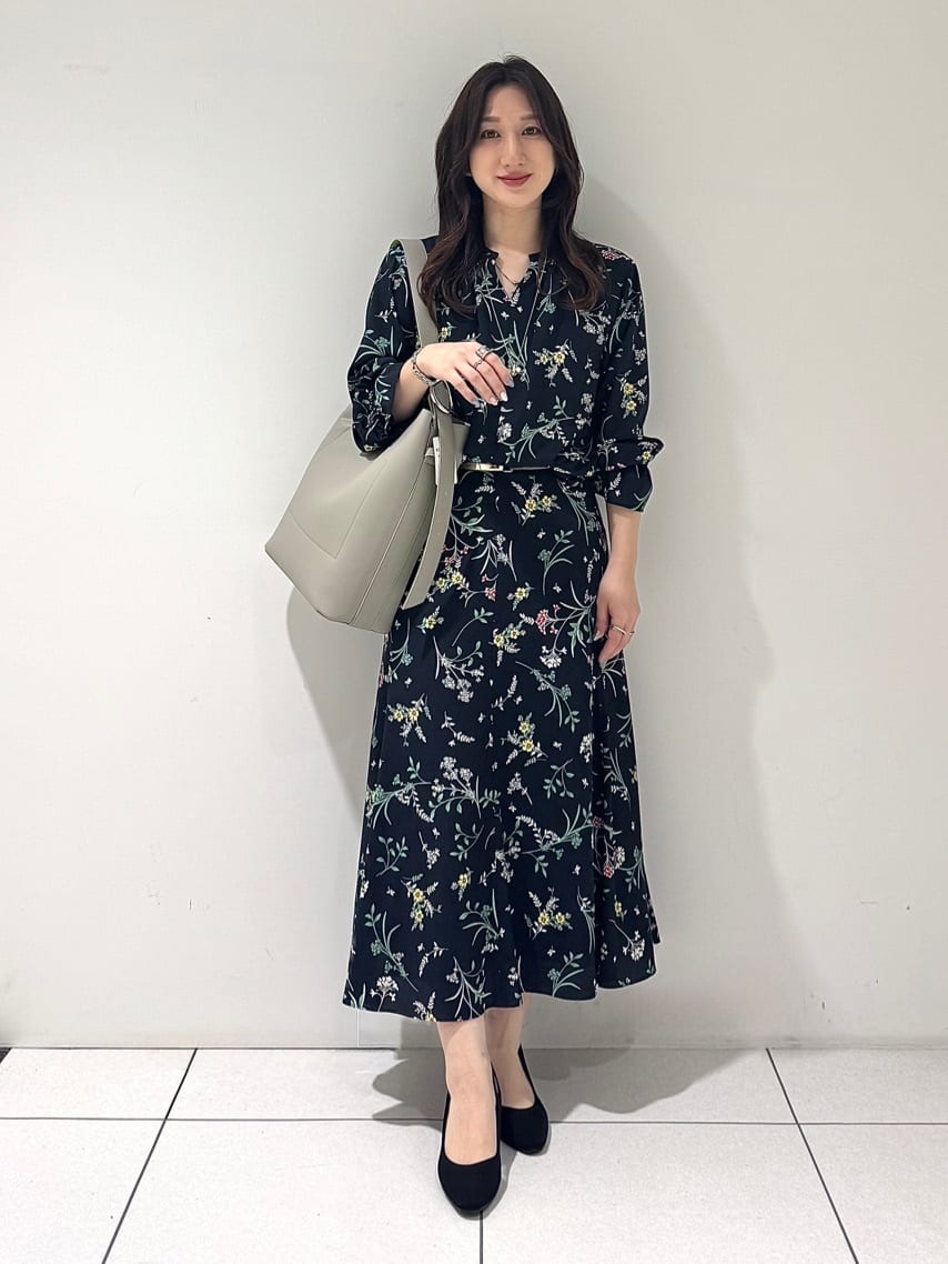 そんさんの「INDIVI｜【花粉付着防止／撥水／UVケア】名品トレンチコート」を使ったコーディネート