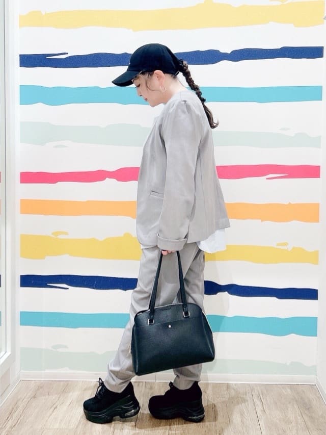 Peeさんの「SHOO･LA･RUE｜【洗濯機可/UV/SS-3L】すっきり好印象 ノーカラージャケット」を使ったコーディネート