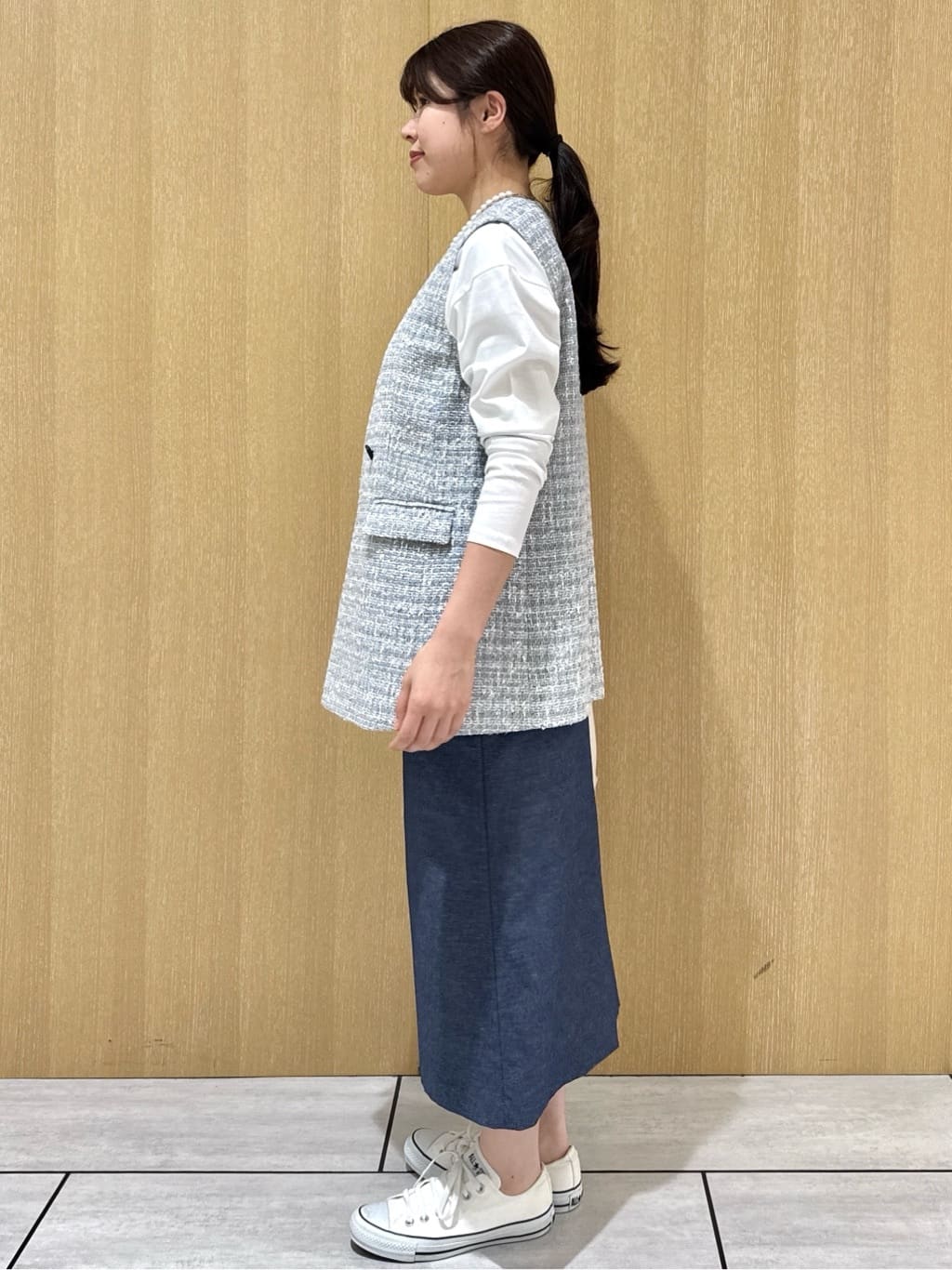 nanaさんの「UNTITLED｜【きれいめカジュアル】ツイードカラーレスジレ」を使ったコーディネート