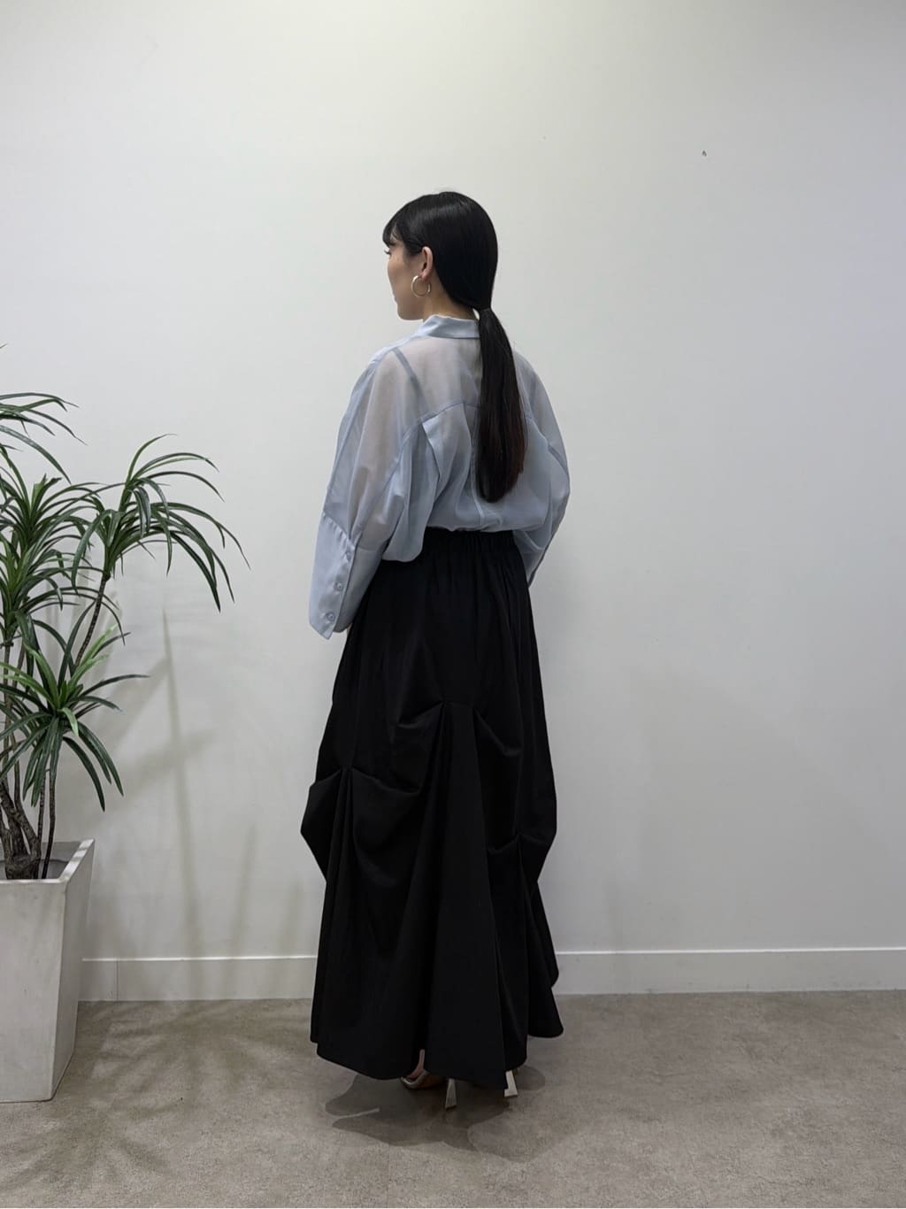 rinaさんの「INDIVI｜【接触冷感】シアーコクーンブラウス」を使ったコーディネート
