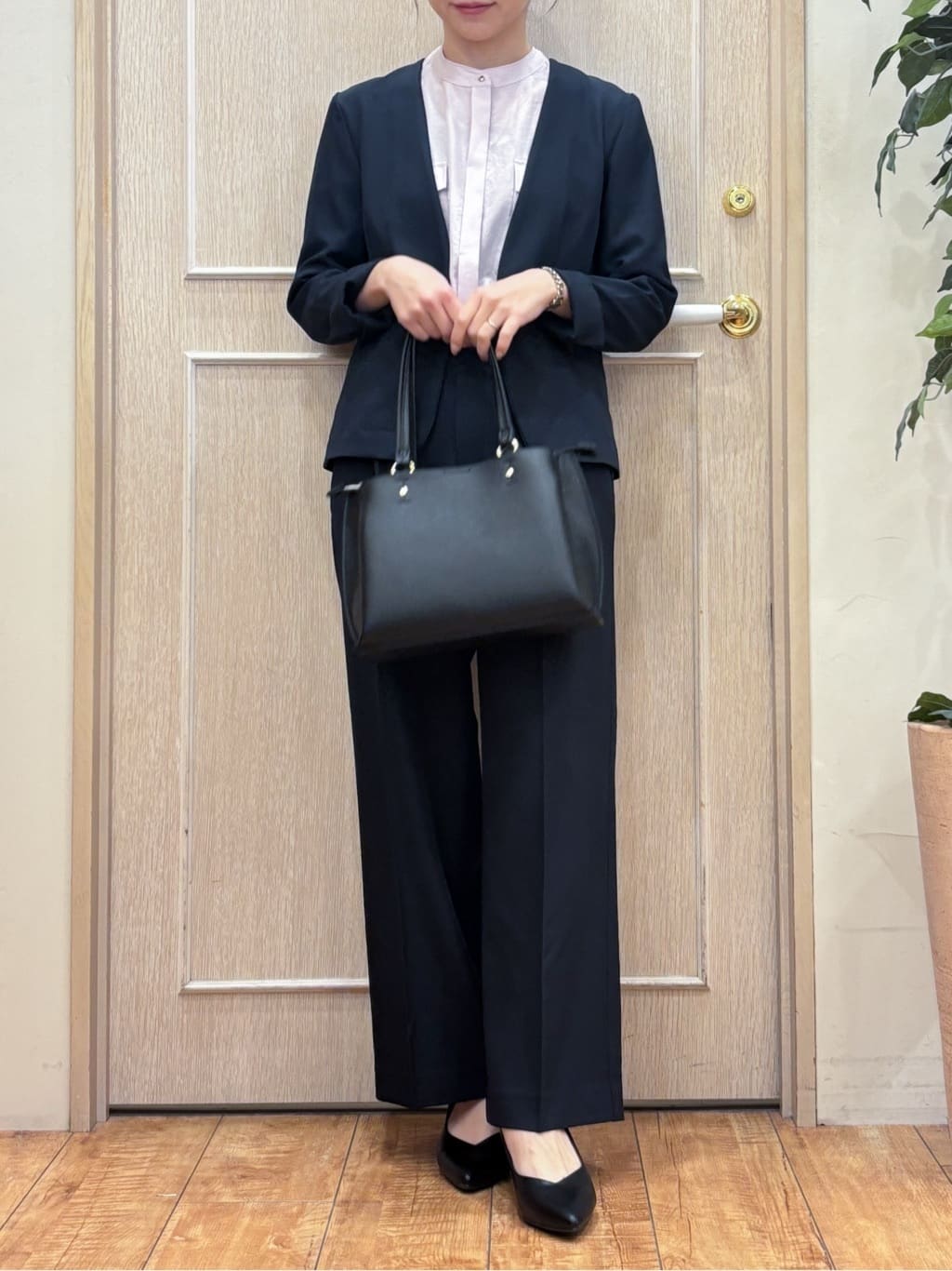 なみさんの「SHOO･LA･RUE｜【洗濯機可/UV/SS-3L】すっきり好印象 ノーカラージャケット」を使ったコーディネート