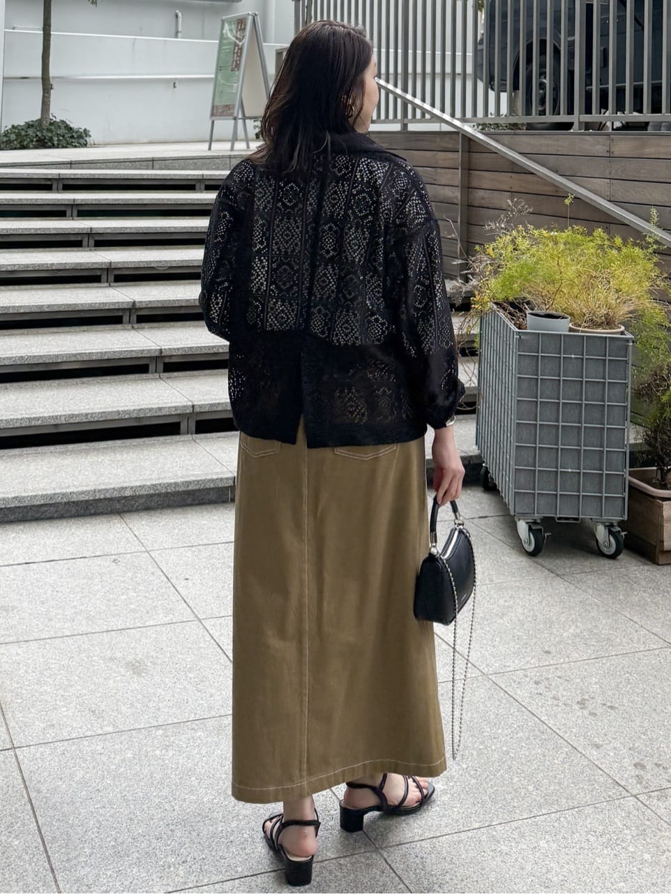 yuka.aさんの「OPAQUE.CLIP｜リラクシーロゴプリントTシャツ【洗濯機OK】」を使ったコーディネート
