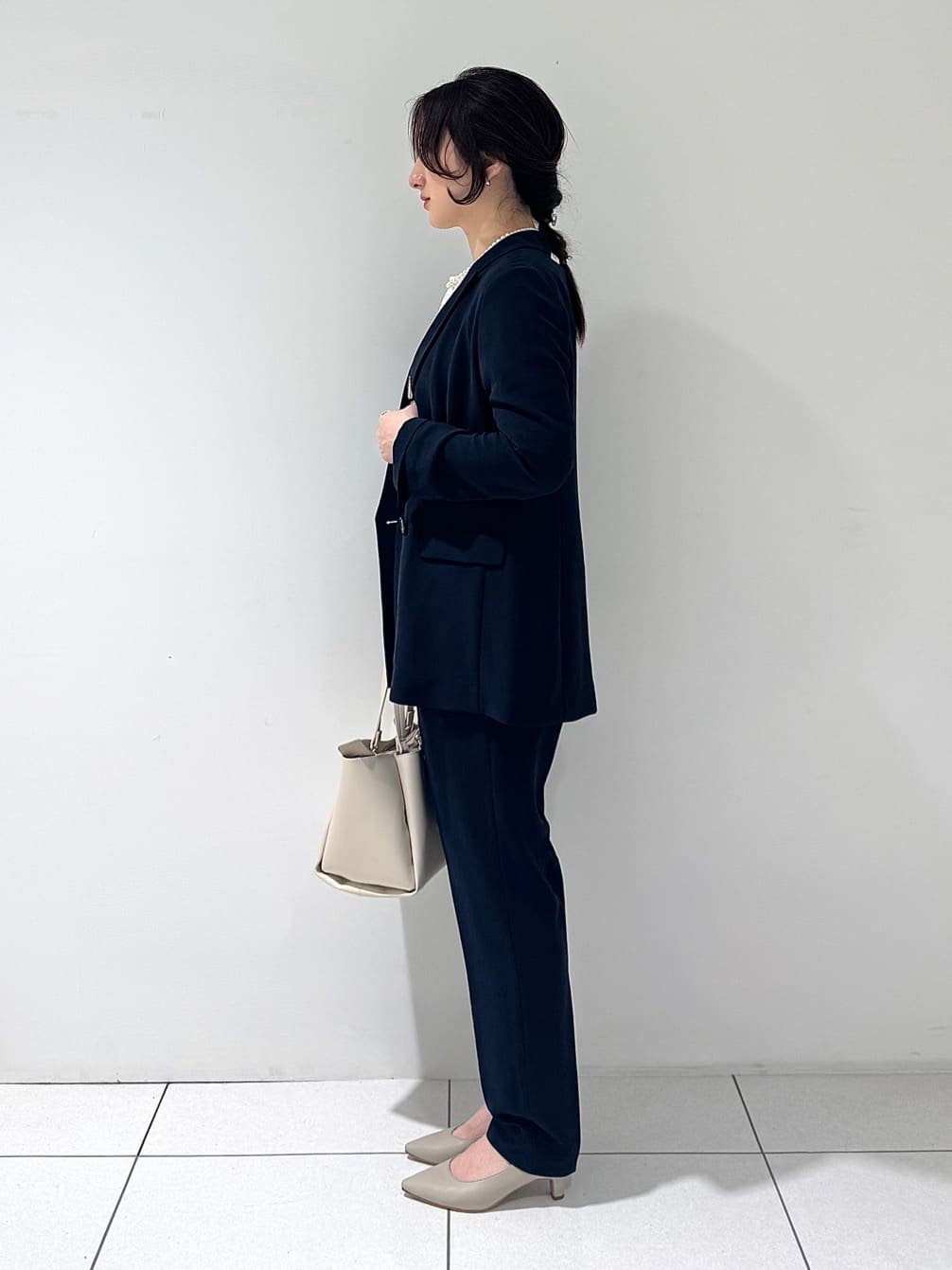 そんさんの「INDIVI｜【洗える／多機能／SETUP可】着る日傘ダブルジャケット」を使ったコーディネート