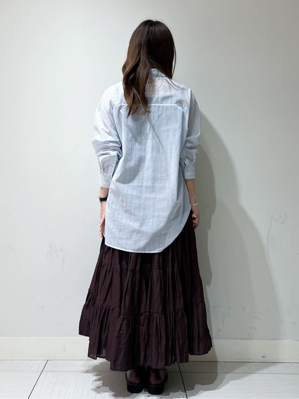 じゅんさんの「DRESSTERIOR｜シアー ストライプシャツ」を使ったコーディネート