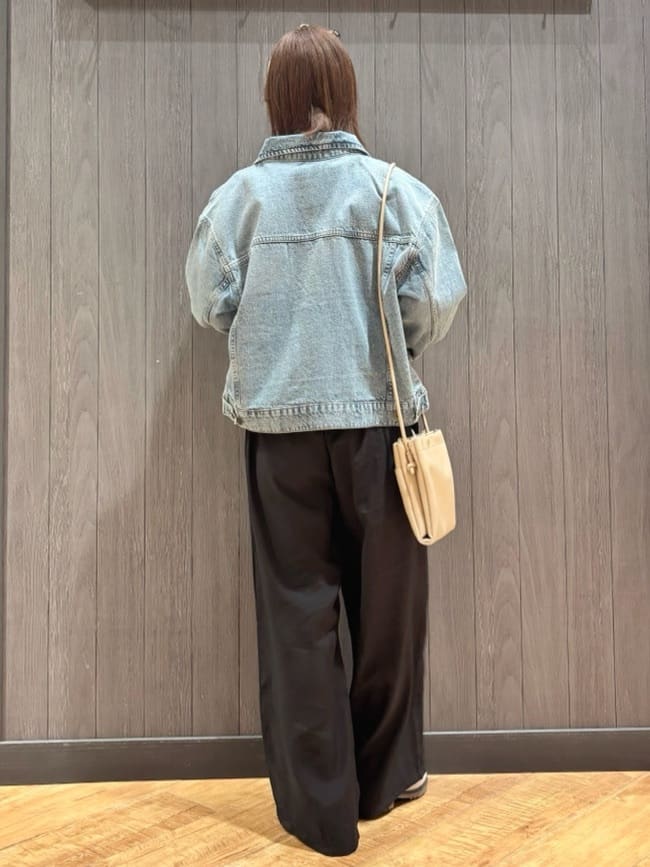 meiさんの「SHOO･LA･RUE｜【SHOO・LA・RUE DENIM】羽織るだけでこなれる　オーバーサイズデニムジャケット」を使ったコーディネート