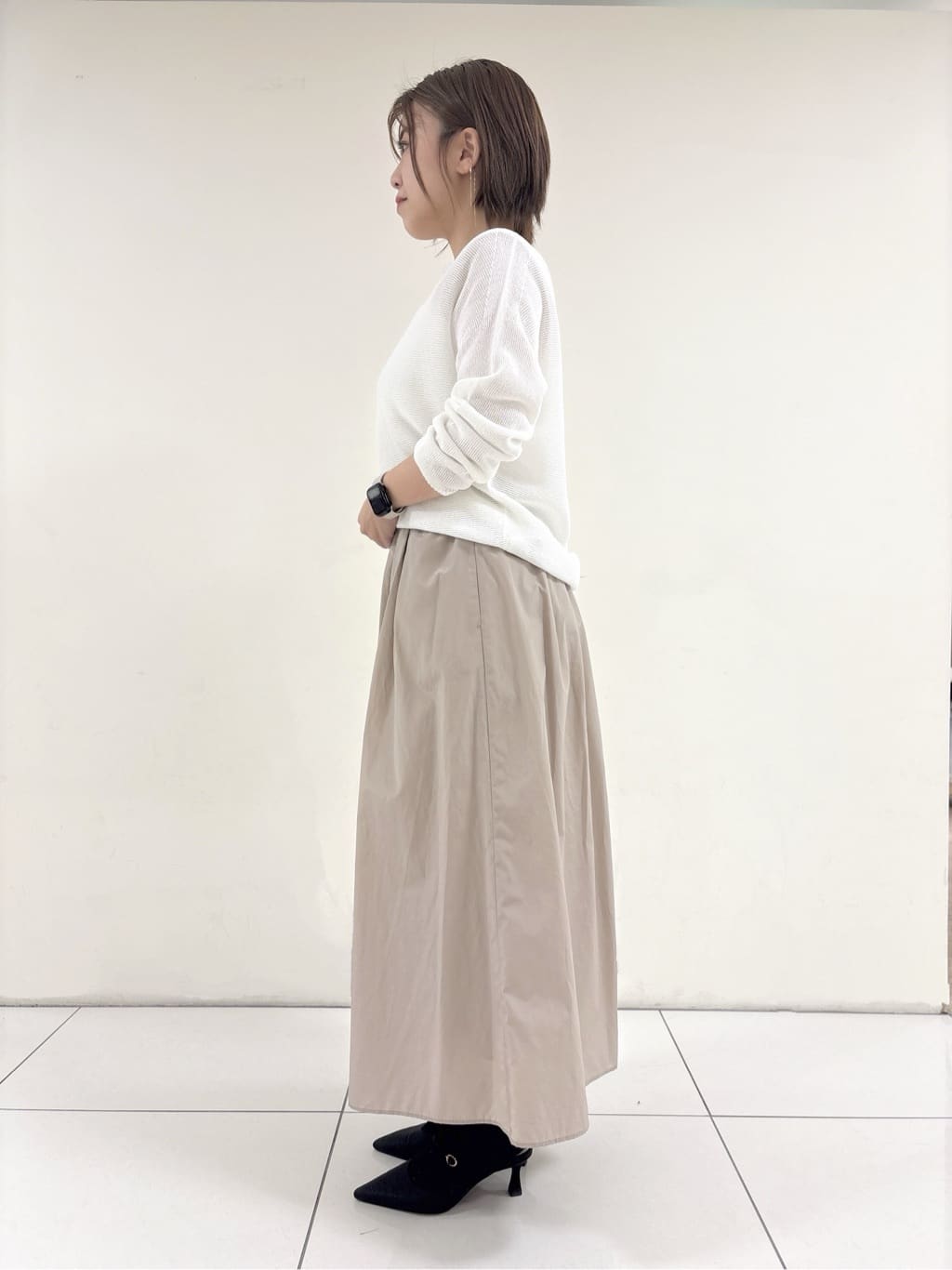 ayumiさんの「UNTITLED｜【8色展開/程よい透け感】ドライタッチボートネックニット」を使ったコーディネート