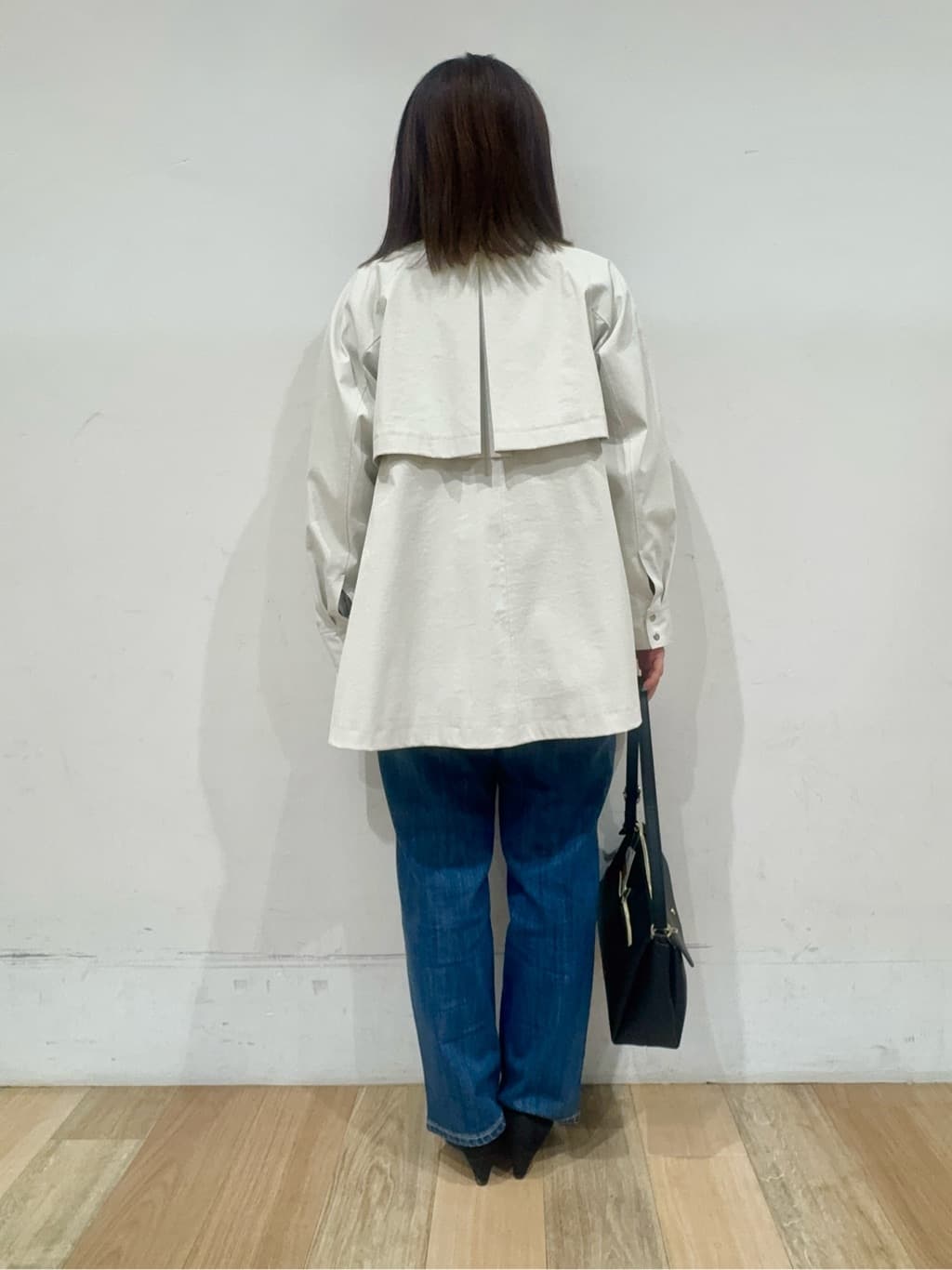 miさんの「grove｜【撥水／シルエット2WAY】羽織るだけでサマになる、スタンドネックテントラインコート」を使ったコーディネート