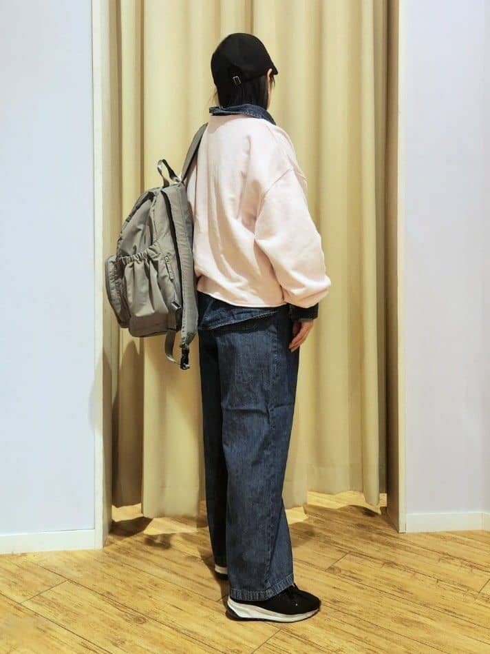くまさんの「SHOO･LA･RUE｜【洗濯機可/S-LL】コーデの主役になる ロゴアソート 裏毛スウェット」を使ったコーディネート