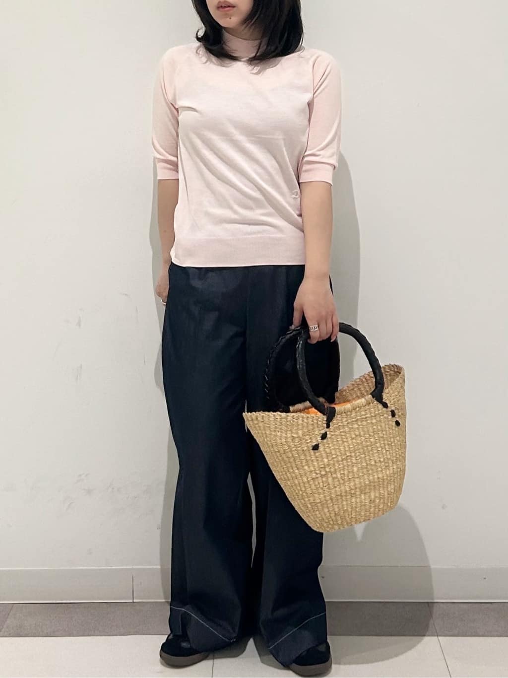 とりみさんの「DRESSTERIOR｜【ウォッシャブル】コットンシルクハーフスリーブニット」を使ったコーディネート