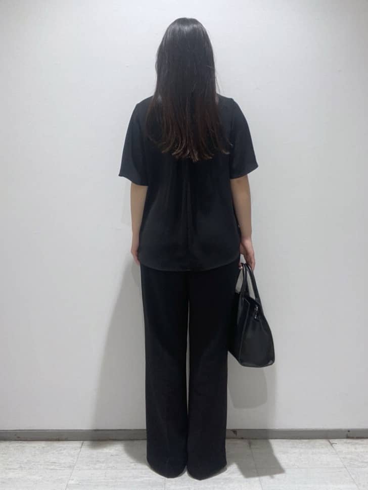 meiさんの「INDIVI｜【洗える／UVケア／SETUP可】着る日傘ワイドパンツ」を使ったコーディネート