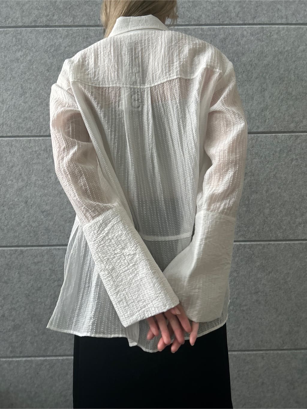 honoka Aさんの「CODE A｜point neck ribbon shirts」を使ったコーディネート
