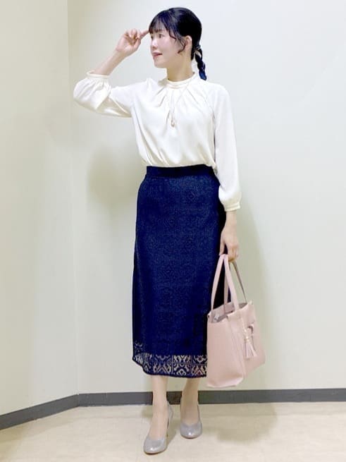  beni_gingerさんの「Reflect｜タックスタンドカラーブラウス」を使ったコーディネート