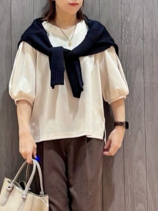 meiさんの「SHOO･LA･RUE｜【洗濯機可/S-LL】キーネックでお顔周りすっきり ざっくり編みカーディガン」を使ったコーディネート