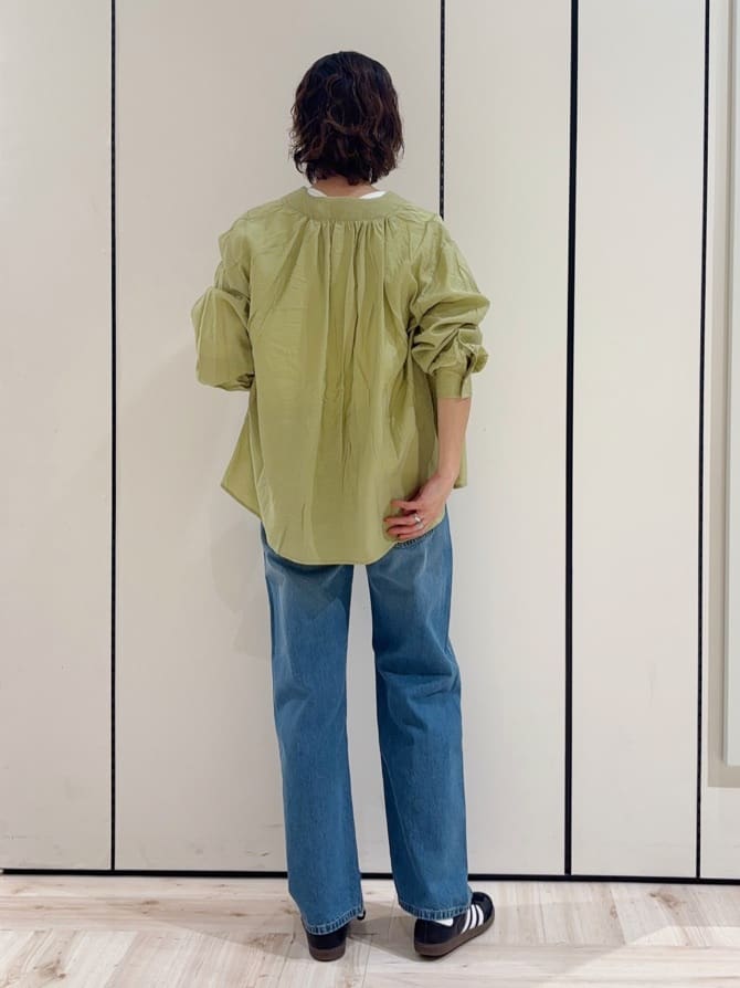 ｓａｔｏｍｉさんの「SHOO･LA･RUE｜【S-LL/体型カバー/Aライン】身体のラインを拾いにくい シアーシャツカーディガン」を使ったコーディネート