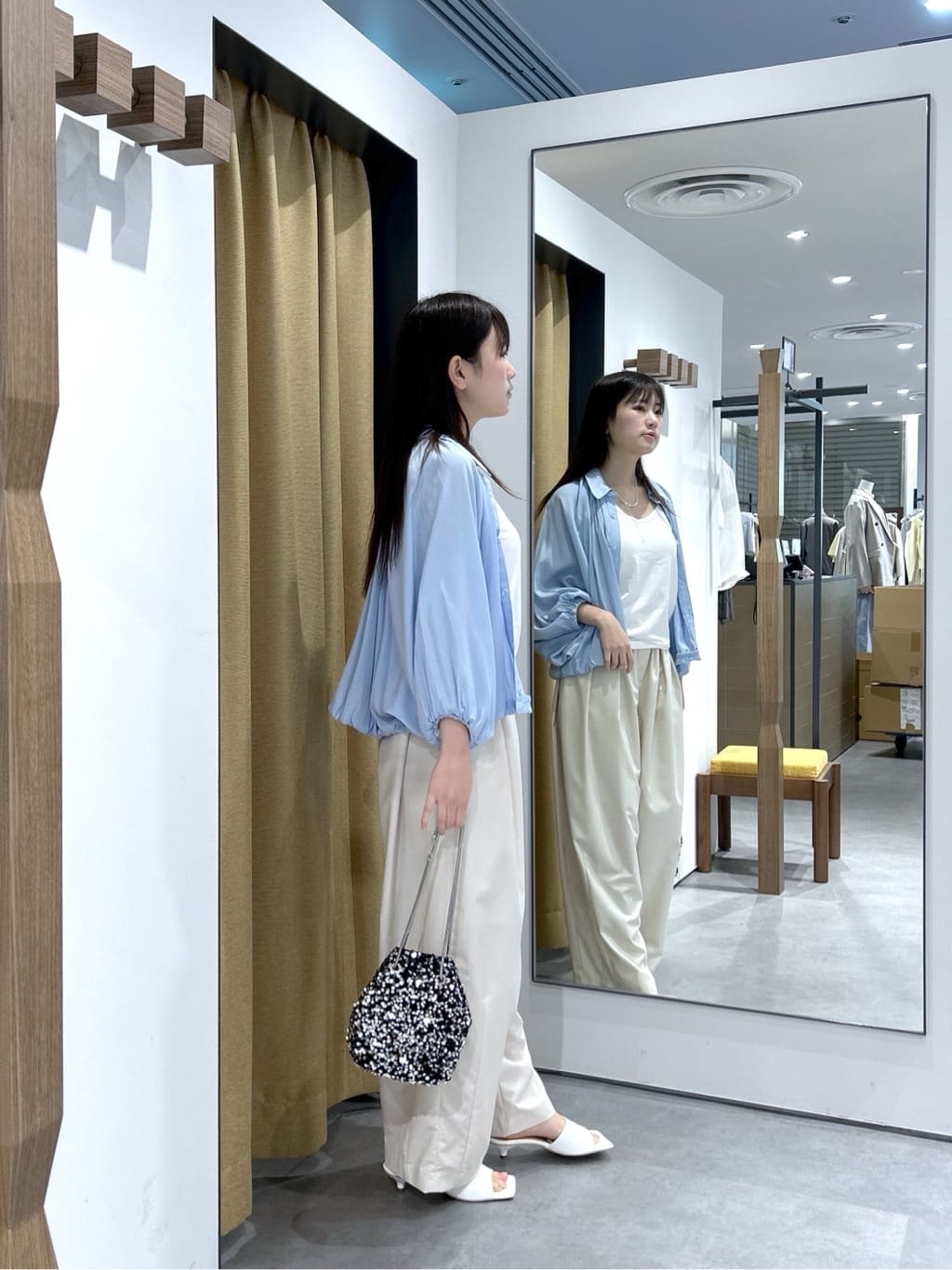 Renoさんの「INDIVI｜バルーンシアーブラウス【接触冷感】」を使ったコーディネート