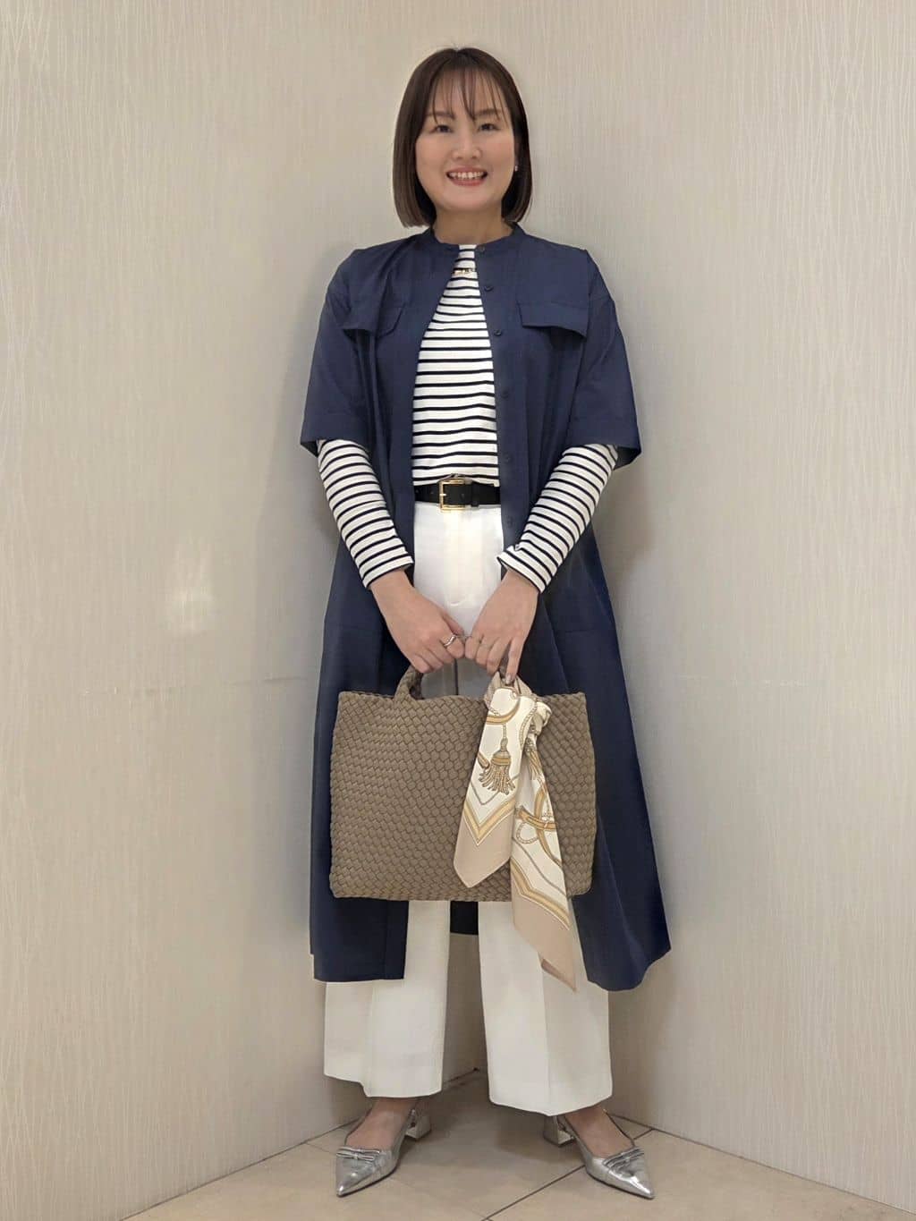 naokoさんの「UNTITLED｜◆【洗える/前開きボタン】シャンブレーシャツワンピース」を使ったコーディネート