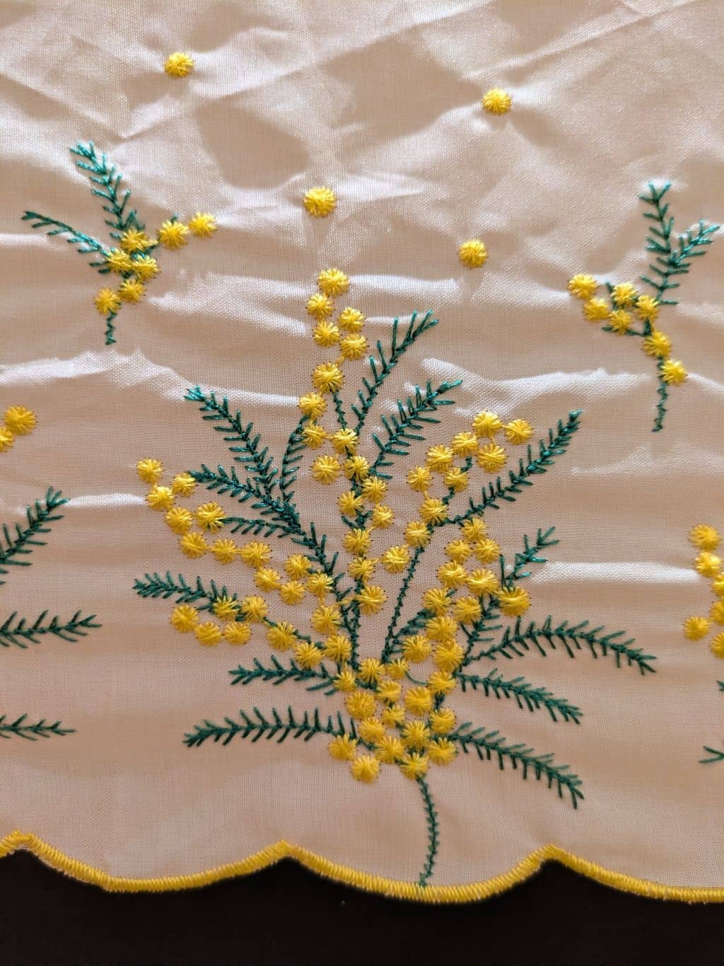 kuruさんの「SHOO･LA･RUE｜【晴雨兼用】ミモザ刺繍折りたたみ傘【because】」を使ったコーディネート