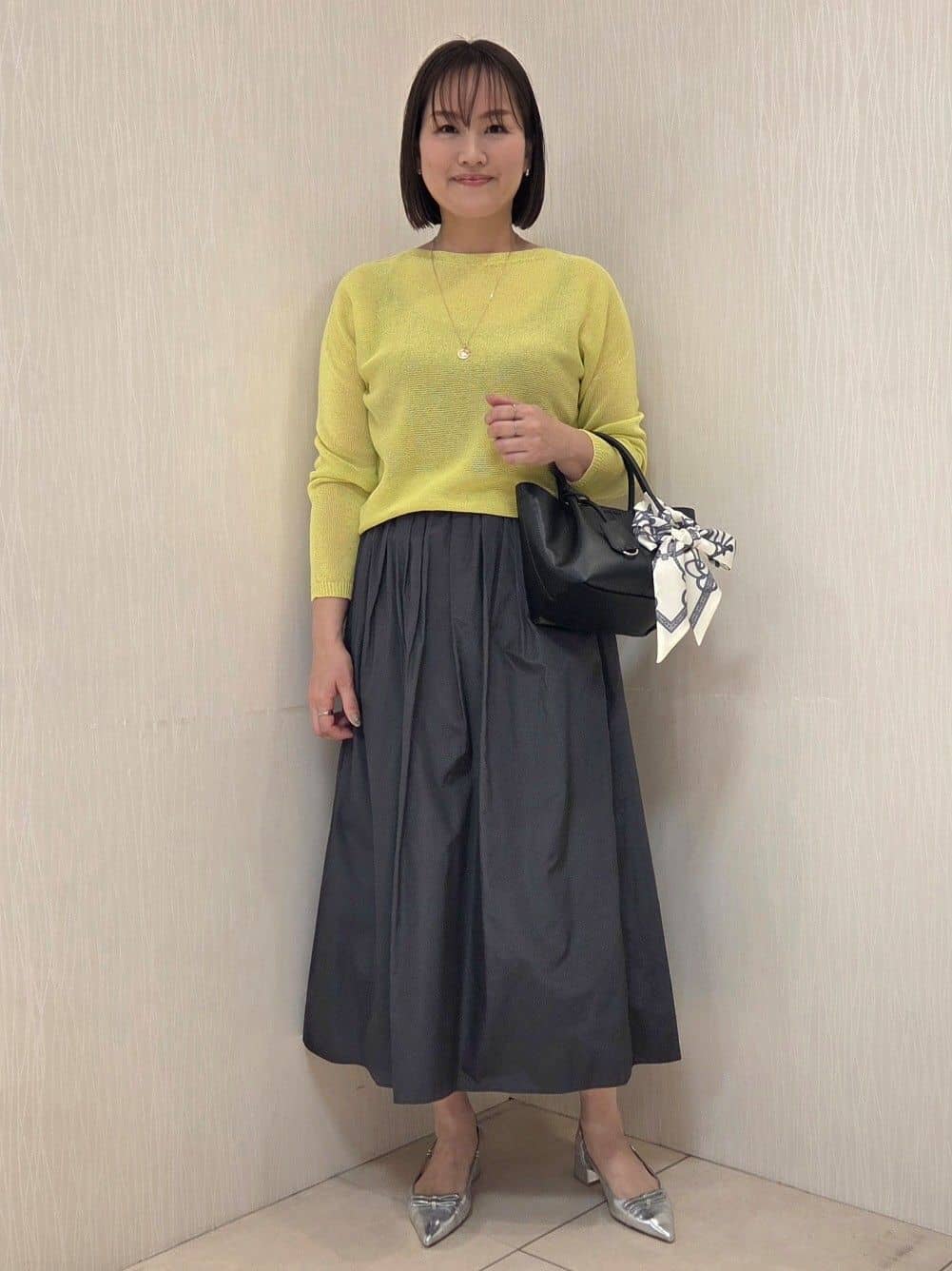 naokoさんの「UNTITLED｜【8色展開/程よい透け感】ドライタッチボートネックニット」を使ったコーディネート