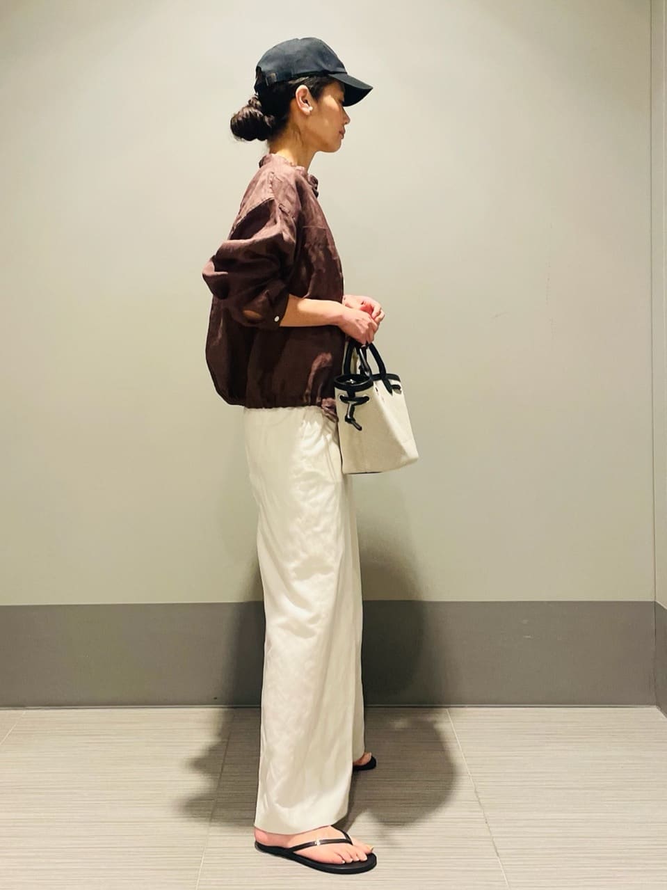 Annさんの「DRESSTERIOR｜【2WAY/羽織にも】ウォッシャブルリネン ドロストシャツ」を使ったコーディネート