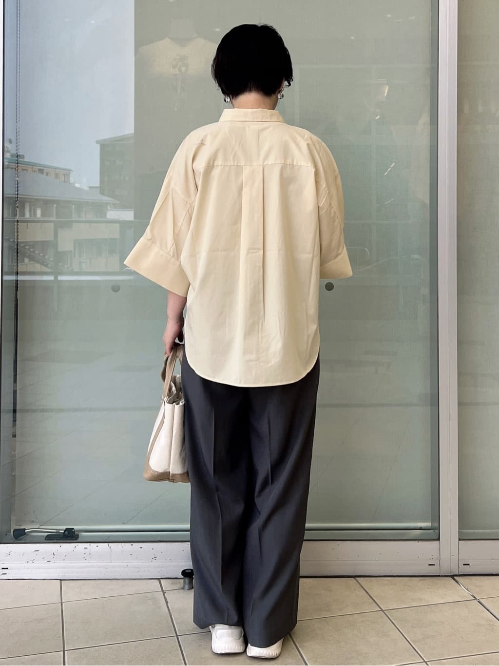 yo-koさんの「OPAQUE.CLIP｜【接触冷感】ハーフスリーブシャツ《洗濯機OK／防シワ加工》」を使ったコーディネート