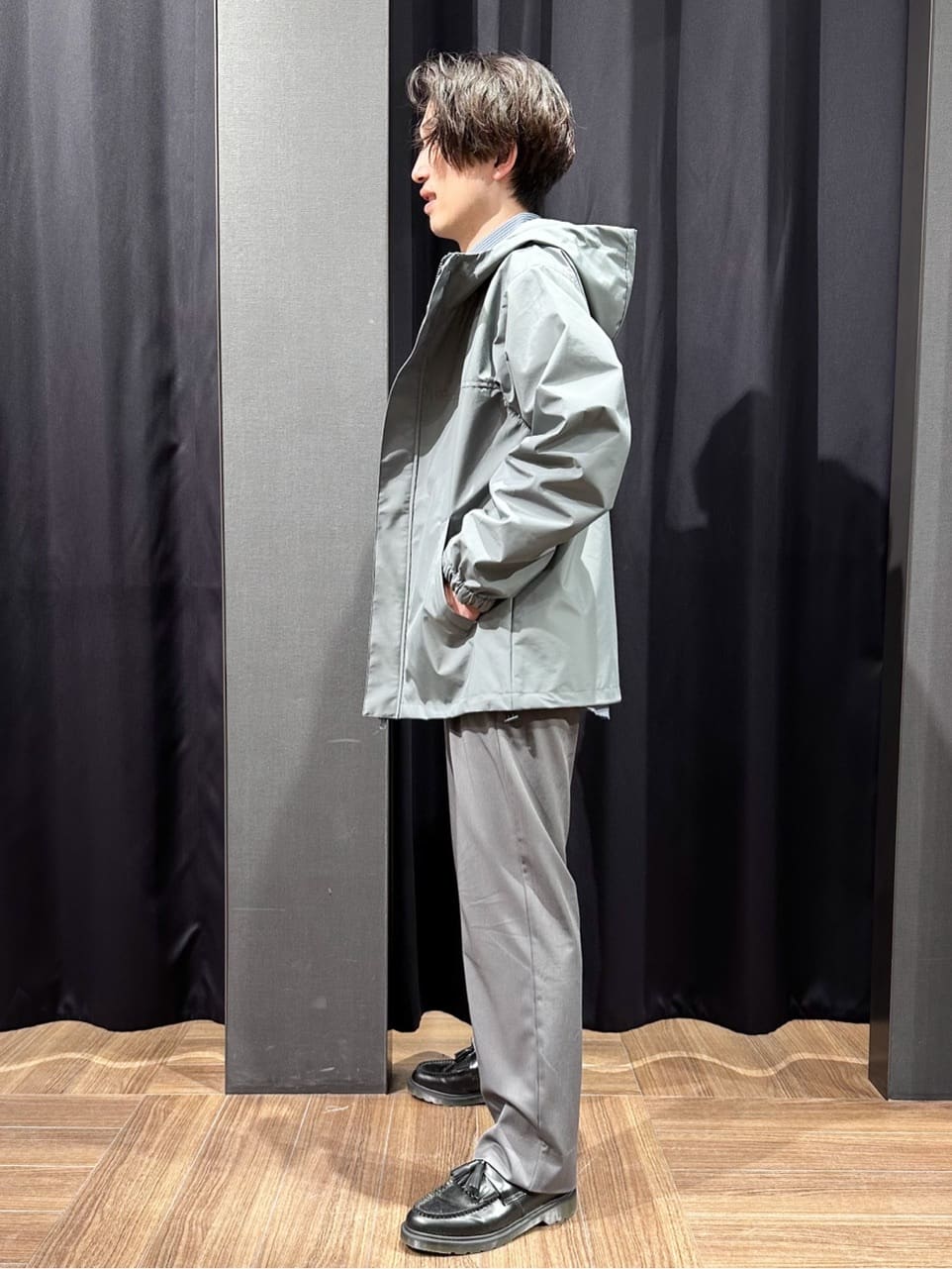 tomoyaさんの「THE SHOP TK｜【季節の変わり目に最適】ナイロンマウンテンパーカ  防風/洗濯機OK」を使ったコーディネート