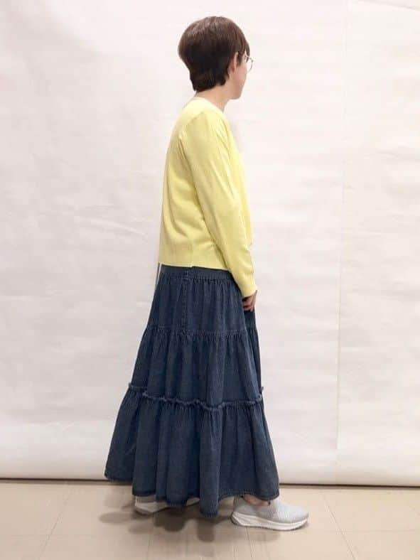 なっちゃんさんの「SHOO･LA･RUE｜【洗濯機可/S-LL/アンサンブル可】パールボタンが上品　華やぎ配色カーディガン」を使ったコーディネート