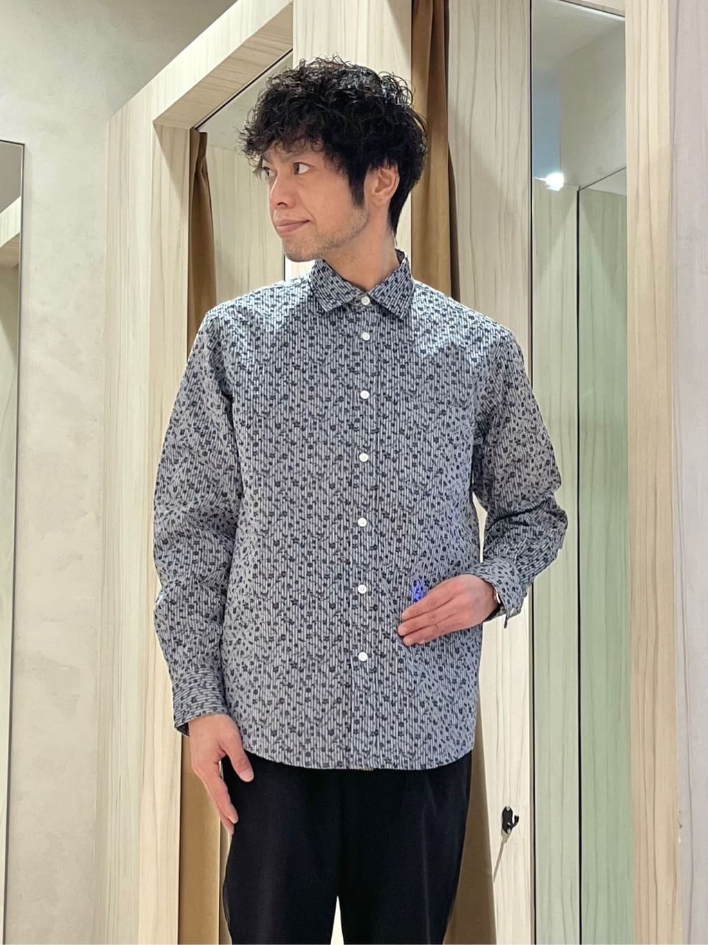 URAさんの「TAKEO KIKUCHI｜畦編みチェック ニットカーディガン」を使ったコーディネート