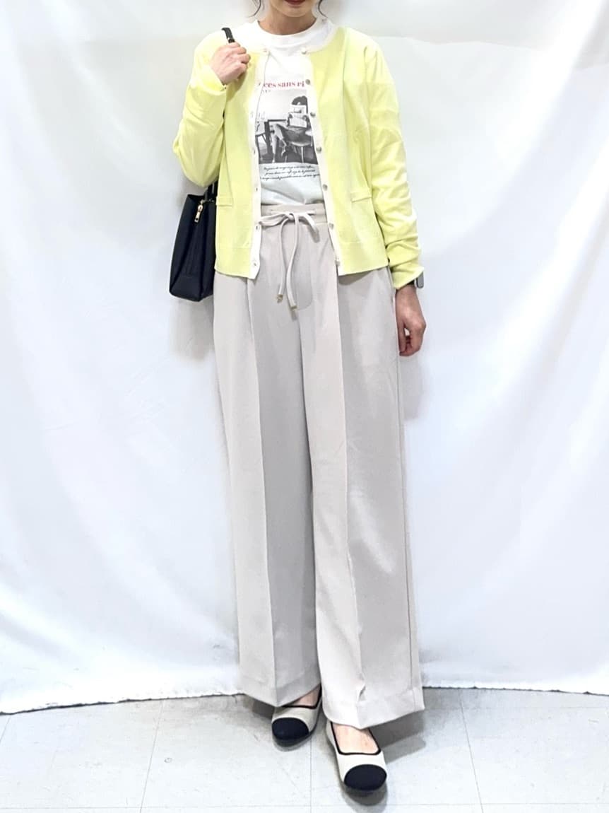 𝐇𝐢𝐫𝐨𝐦𝐢さんの「SHOO･LA･RUE｜【洗濯機可/S-LL/アンサンブル可】パールボタンが上品　華やぎ配色カーディガン」を使ったコーディネート