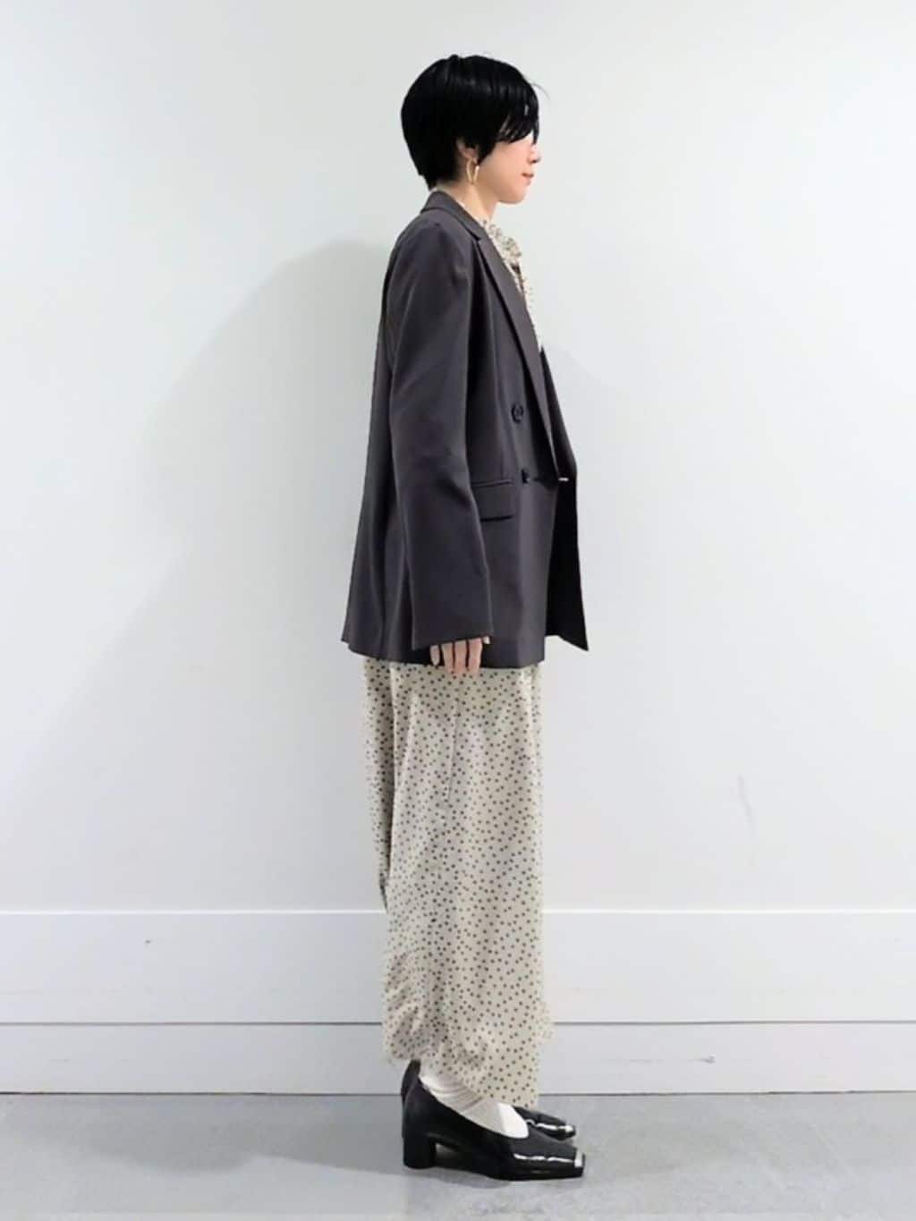 ミズタさんの「UNTITLED｜【新色追加/セットアップ可】エアリー ダブルブレストジャケット」を使ったコーディネート
