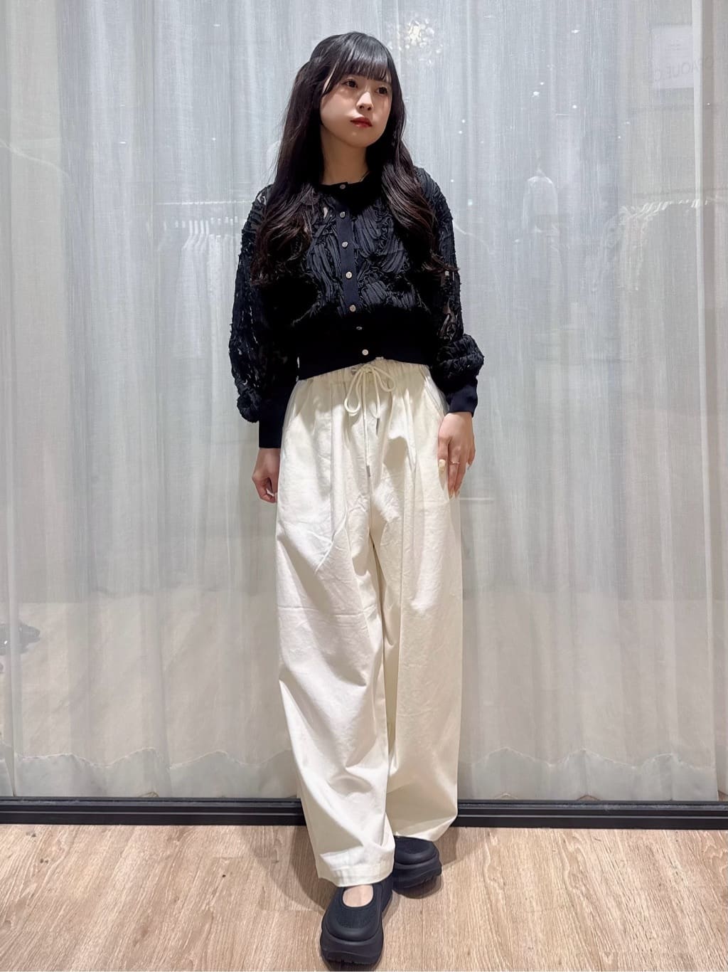 ぞうげさんの「OPAQUE.CLIP｜シアー幾何刺繍カーディガン【洗濯機OK】」を使ったコーディネート