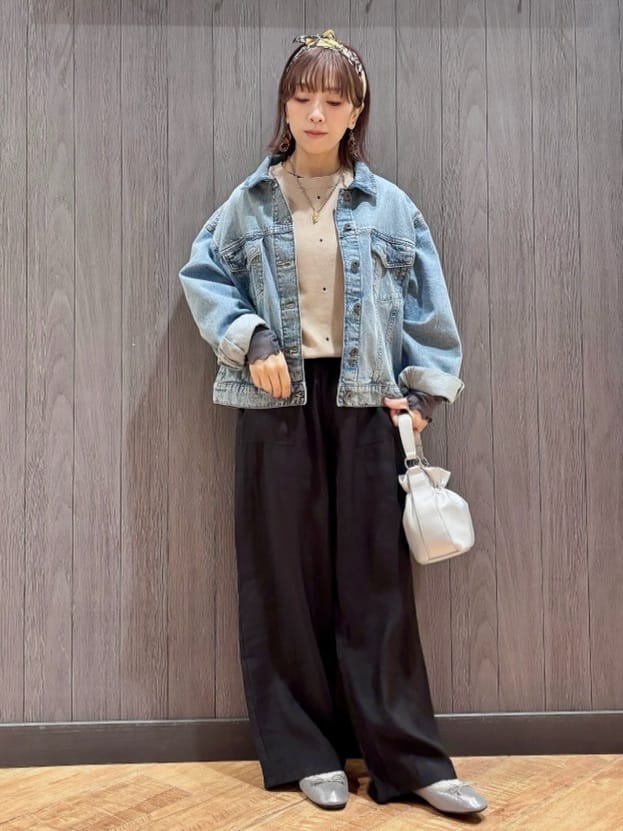 meiさんの「SHOO･LA･RUE｜【SHOO・LA・RUE DENIM】羽織るだけでこなれる　オーバーサイズデニムジャケット」を使ったコーディネート