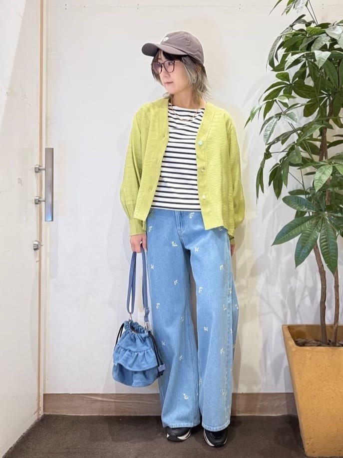 misakiさんの「SHOO･LA･RUE｜ヒールアップスニーカー」を使ったコーディネート