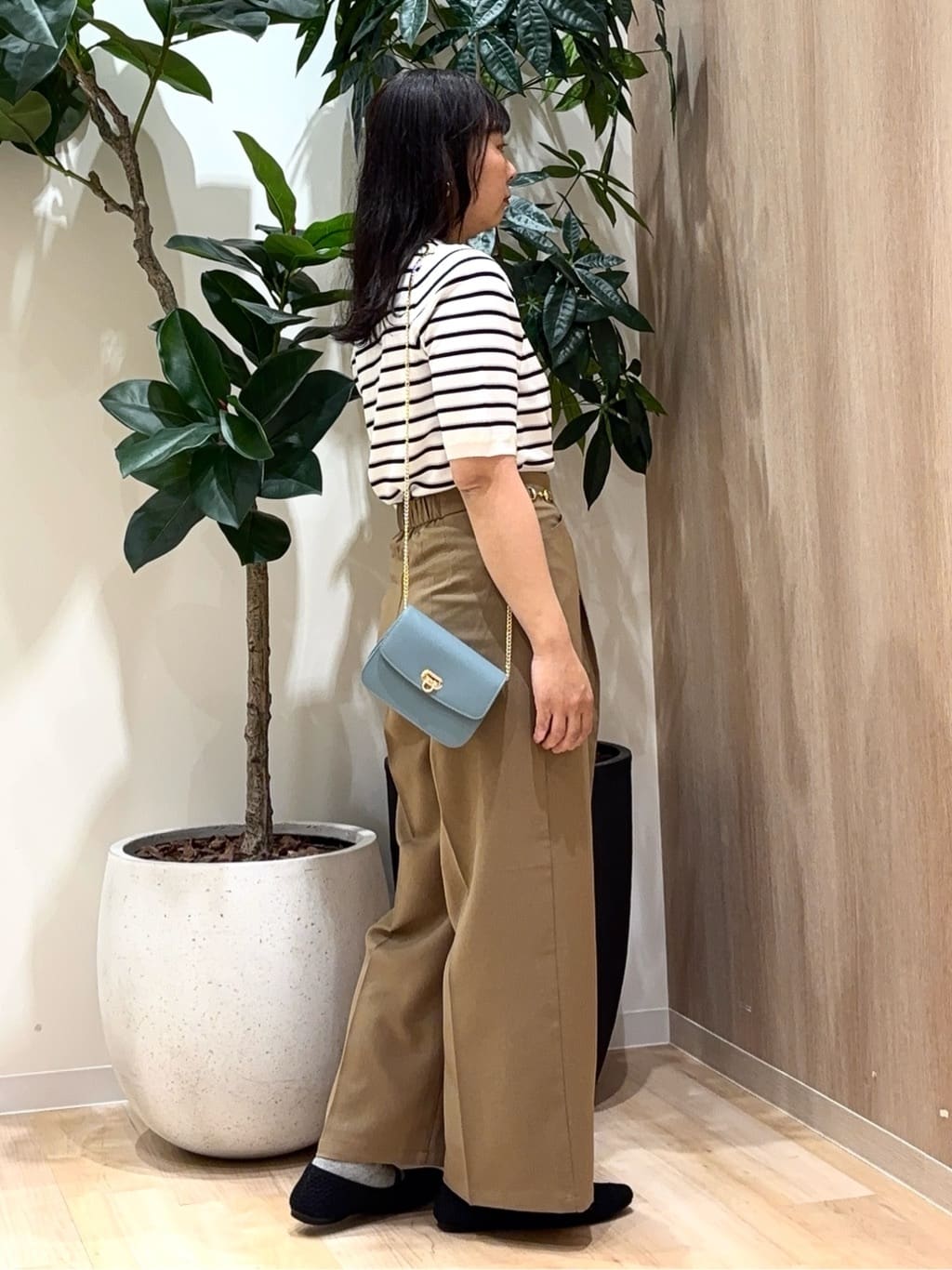 miraiさんの「grove｜【シリーズ累計36万枚/UVカット・ひんやり・洗濯機OK】やわらかドライタッチ 五分袖クルーネックニ」を使ったコーディネート
