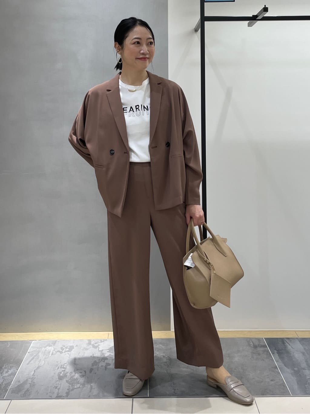 shihoさんの「INDIVI｜【接触冷感／透湿／着る日傘】ドルマンダブルジャケット」を使ったコーディネート