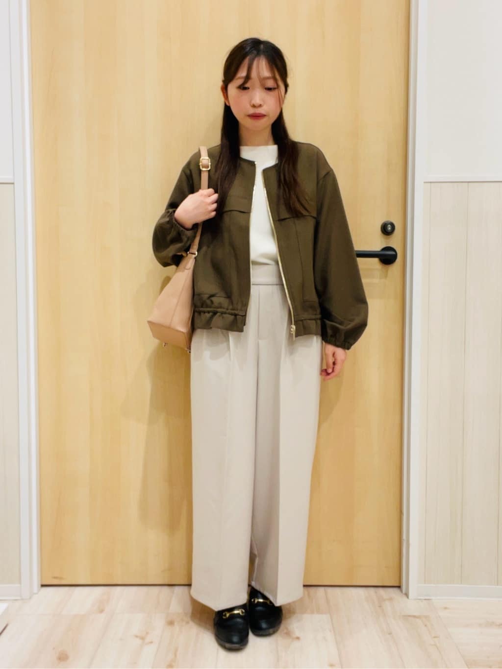 minamiさんの「SHOO･LA･RUE｜スカーフ付きショルダーバッグ」を使ったコーディネート