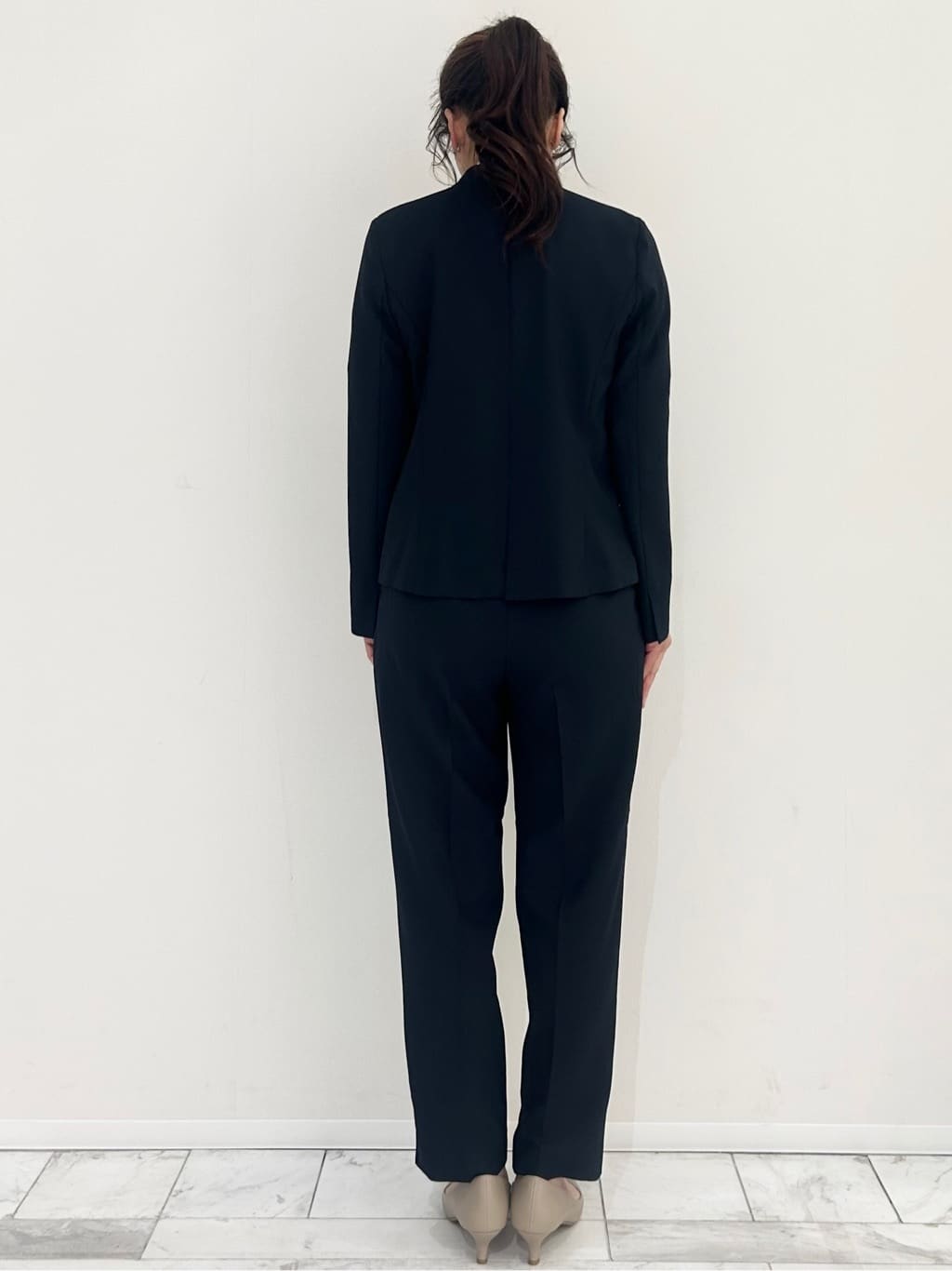 りなさんの「OPAQUE.CLIP｜【接触冷感／吸水速乾】ノーカラージャケット／セットアップ対応可《洗える／防シワ／ストレッチ》」を使ったコーディネート