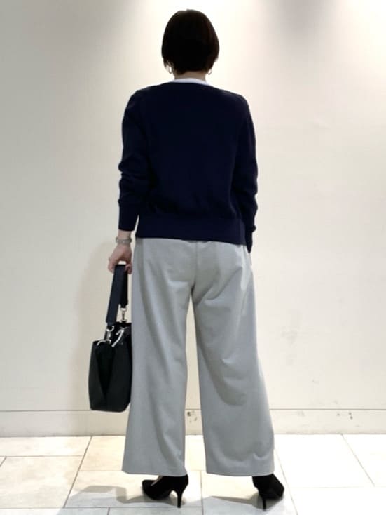 フミさんの「Reflect｜【アンサンブル可】バイカラーカーディガン」を使ったコーディネート