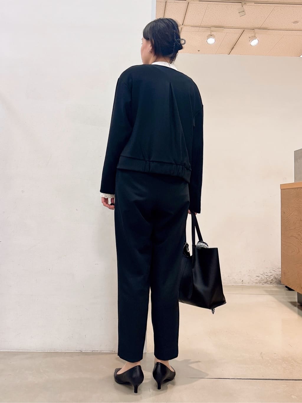 しばさんの「THE SHOP TK｜【オンオフ問わず活躍】ダンボールカルゼジャケット」を使ったコーディネート