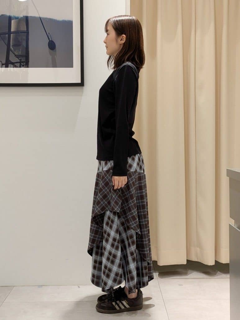 なめさんの「THE SHOP TK｜ダンボールジップパーカ」を使ったコーディネート