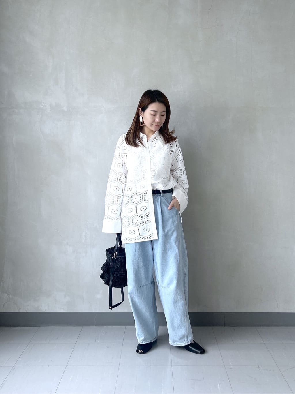 takaさんの「INDIVI｜幾何柄レースビッグシャツ」を使ったコーディネート