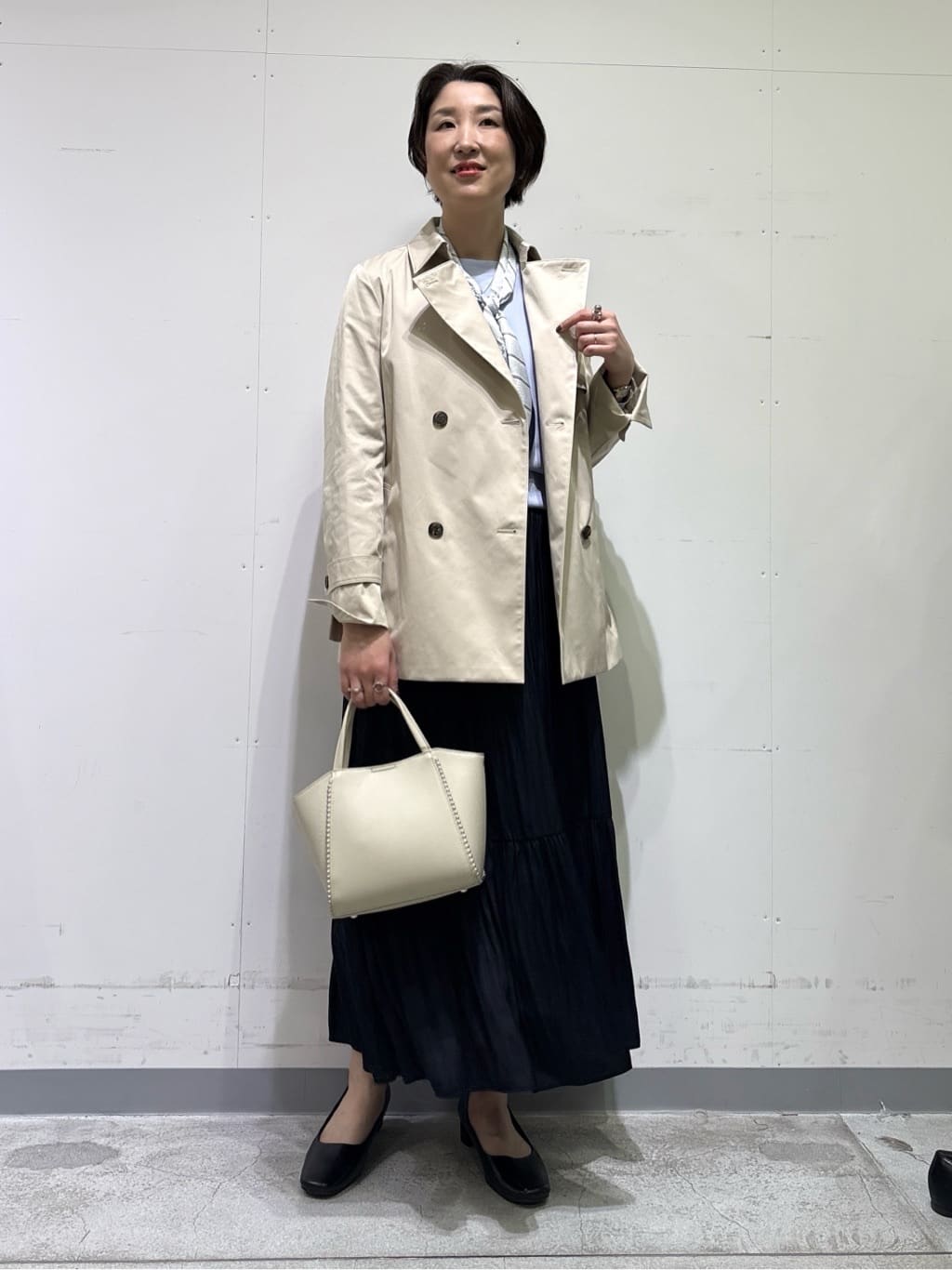 yuriさんの「INDIVI｜【花粉付着防止／撥水／UVケア】名品トレンチコート」を使ったコーディネート