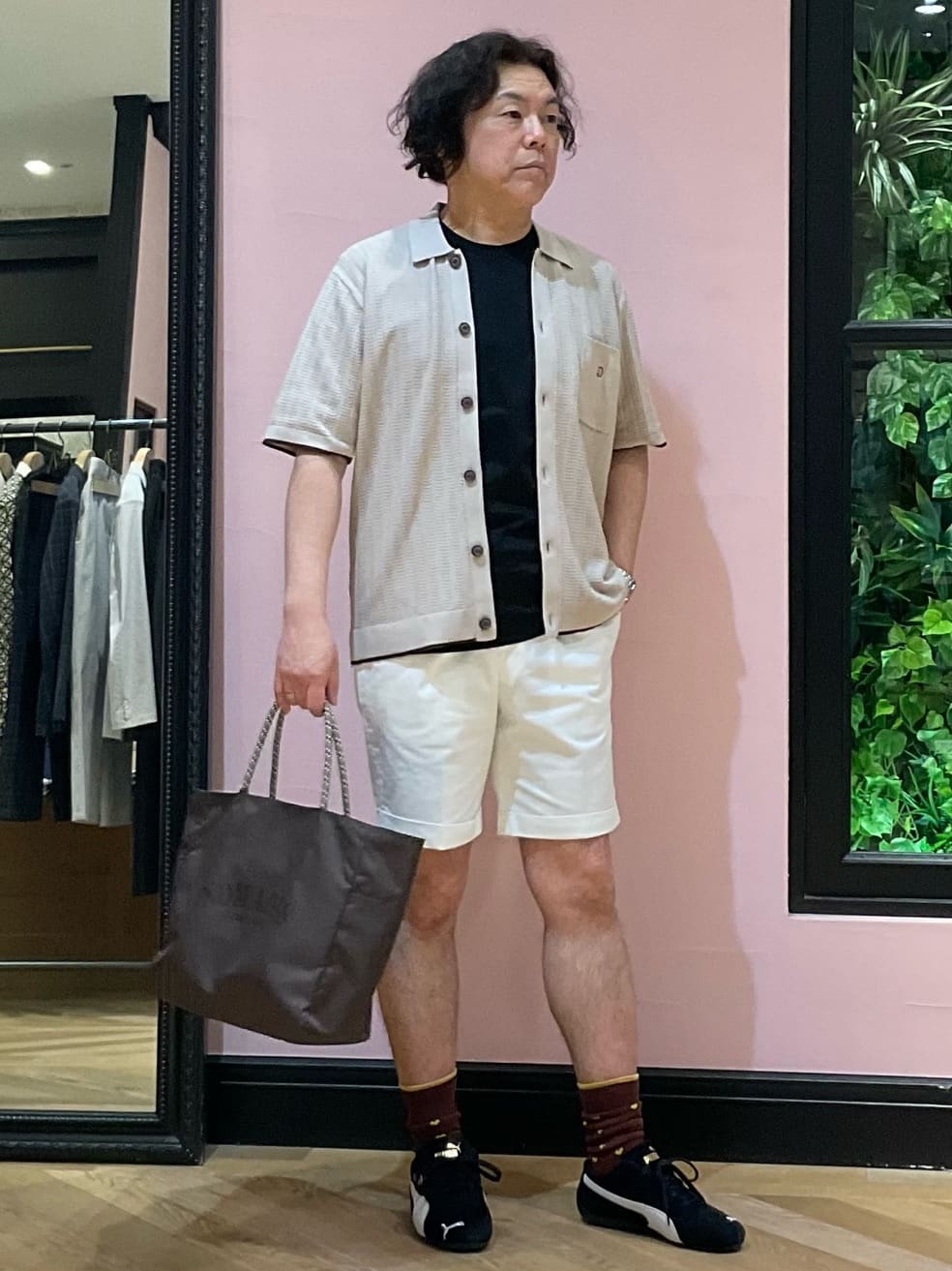 Nagaseさんの「DRESSTERIOR｜【Safari5月号掲載】ウォッシャブル キューバニットシャツ」を使ったコーディネート