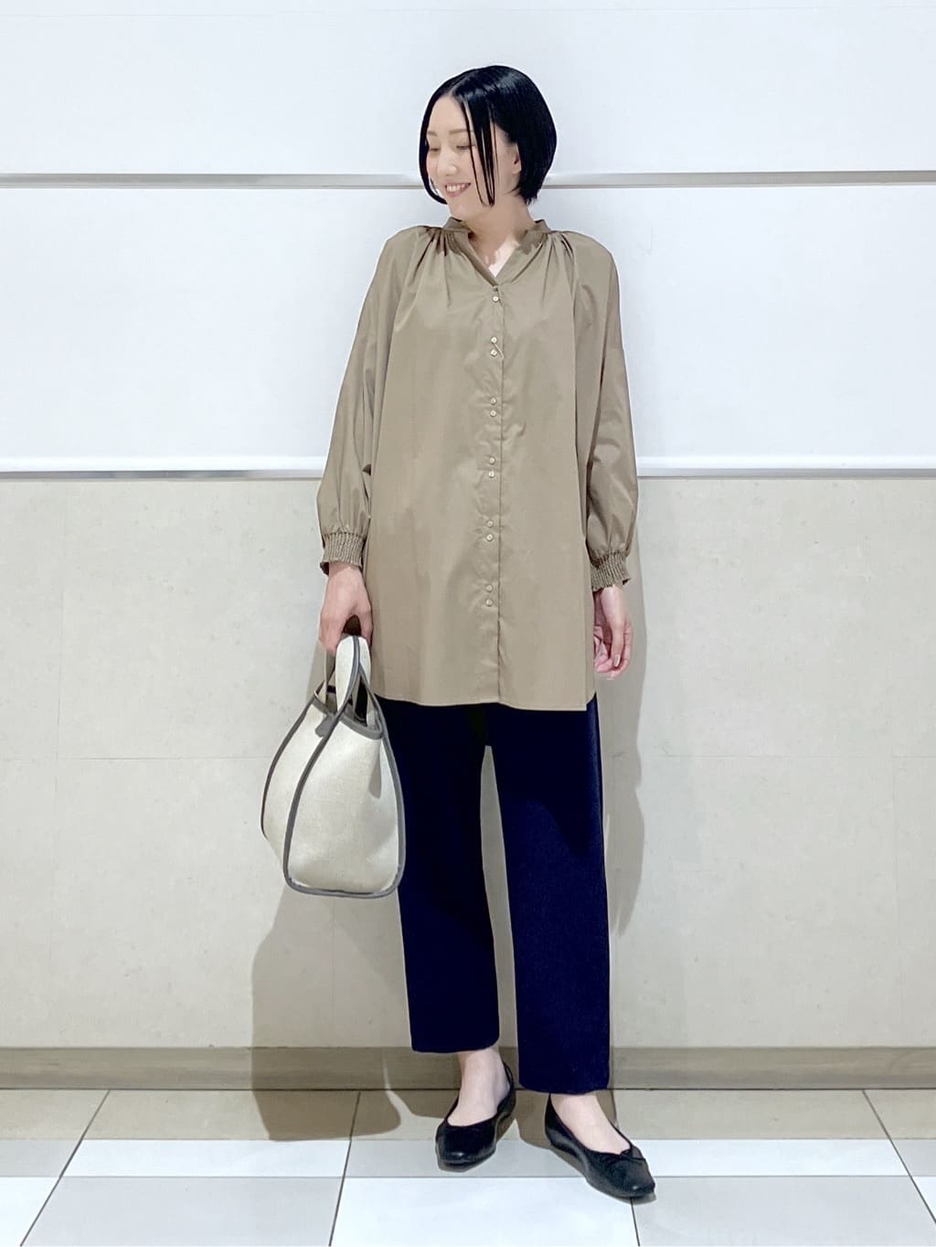 eriko さんの「Dessin｜【洗える】シャーリングネックチュニックシャツ」を使ったコーディネート