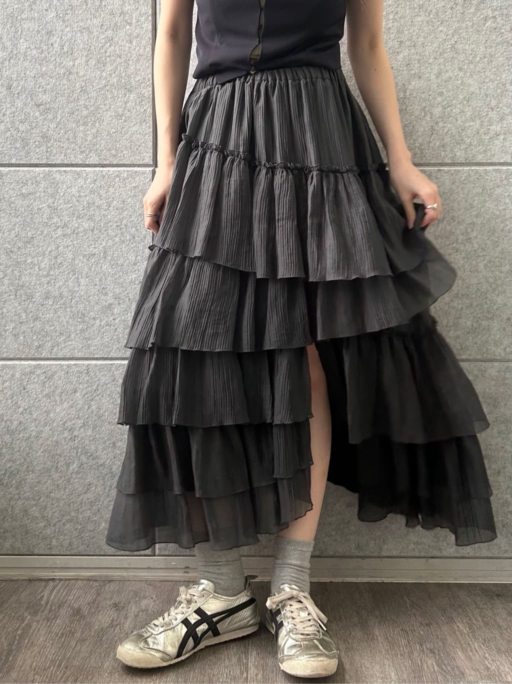 honoka Aさんの「CODE A｜front hook short vest」を使ったコーディネート