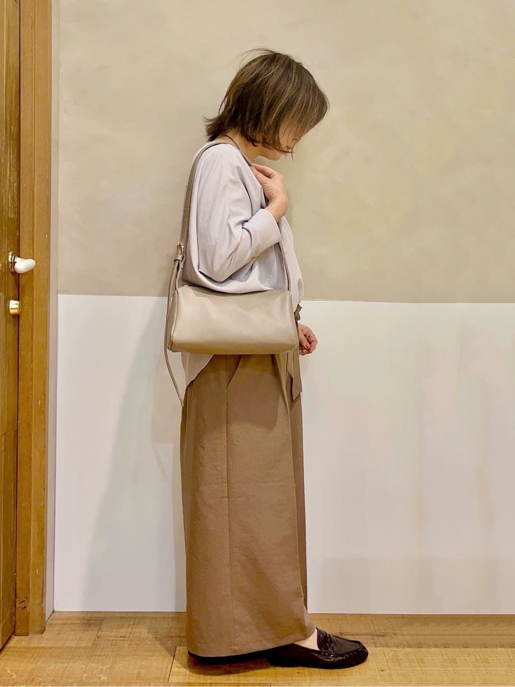 まるぷーさんの「SHOO･LA･RUE｜【着丈選べる/体型カバー/洗濯機可】さらさらとろん ドルマンブラウス」を使ったコーディネート