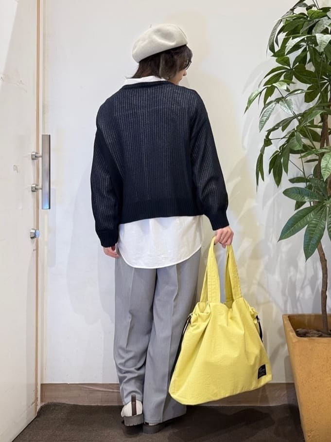 misakiさんの「SHOO･LA･RUE｜【洗濯機可/S-LL】キーネックでお顔周りすっきり ざっくり編みカーディガン」を使ったコーディネート