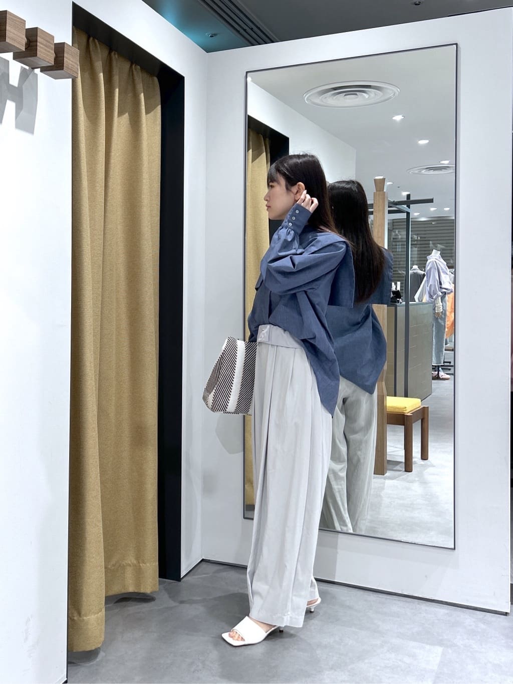 Renoさんの「INDIVI｜ビッグカラーシャツ」を使ったコーディネート