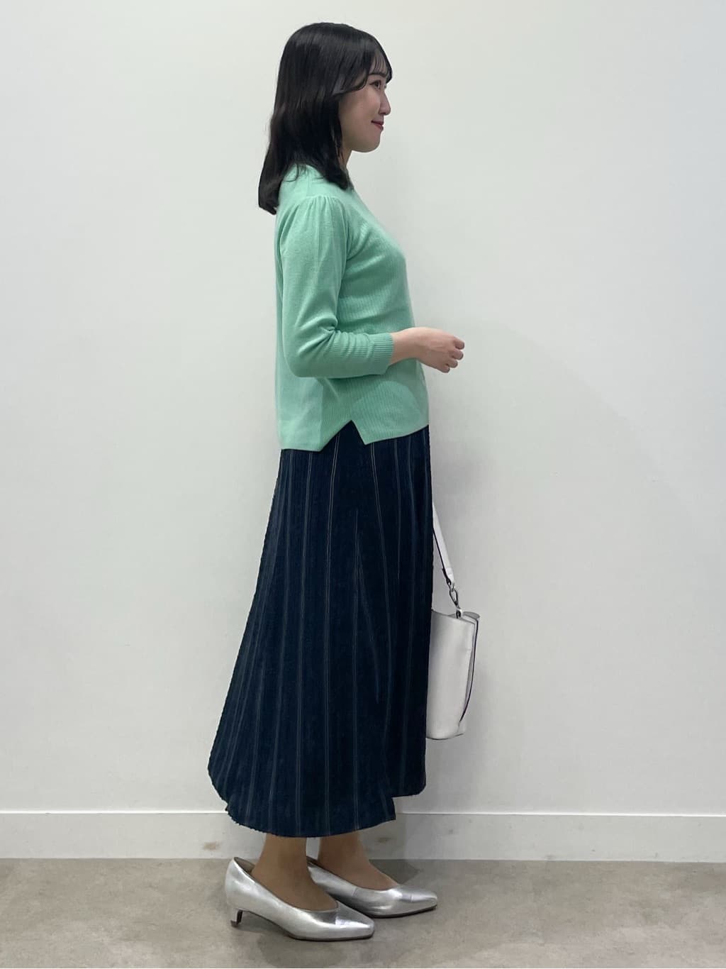 yukariさんの「Reflect｜【選べる5色／アンサンブル可】クルーネックカーディガン」を使ったコーディネート