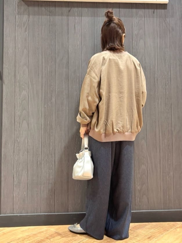 meiさんの「SHOO･LA･RUE｜【洗濯機可/S-LL】さらっと快適　麻調ゆるリブブルゾン」を使ったコーディネート